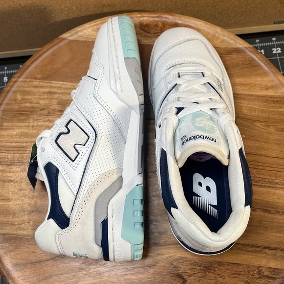New balance
550
'white winter fog'
Bran new - Picture 3 of 8